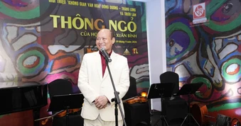 Gần 300 tác phẩm của họa sĩ Ngô Xuân Bính được trưng bày tại triển lãm "Thông Ngỏ" ở Hà Nội