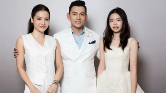 Gia đình Phương Trinh Jolie mặc đồng điệu dự sự kiện
