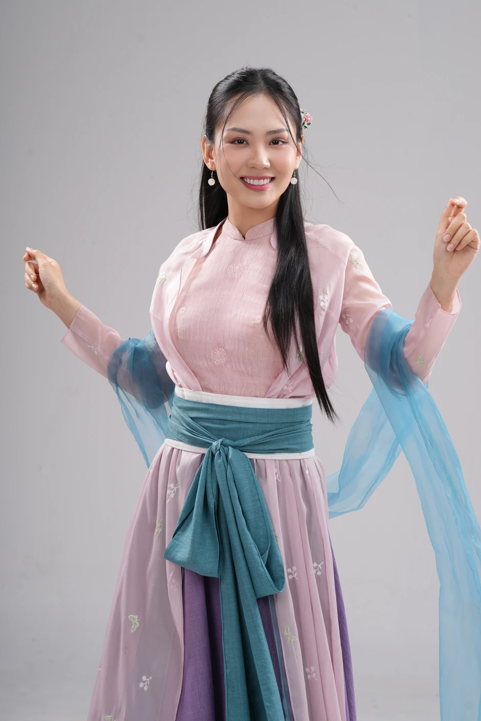 Giấc mơ điện ảnh: Hướng rẽ sau vương miện của các Hoa hậu Giấc mơ điện ảnh: Hướng rẽ sau vương miện của các Hoa hậu