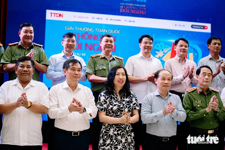 Giải thưởng toàn quốc về thông tin đối ngoại XII: Thông điệp tình yêu đất nước, con người Giải thưởng toàn quốc về thông tin đối ngoại XII: Thông điệp tình yêu đất nước, con người