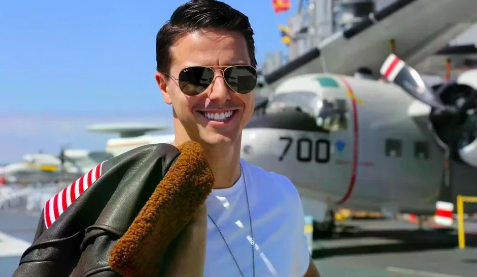 Giống Tom Cruise như đúc, người đàn ông kiếm nghìn USD và lấy được vợ như ý Giống Tom Cruise như đúc, người đàn ông kiếm nghìn USD và lấy được vợ như ý