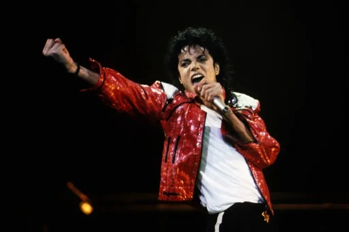 Góc khuất ngày cuối đời của Michael Jackson: Cô độc và tuyệt vọng Góc khuất ngày cuối đời của Michael Jackson: Cô độc và tuyệt vọng