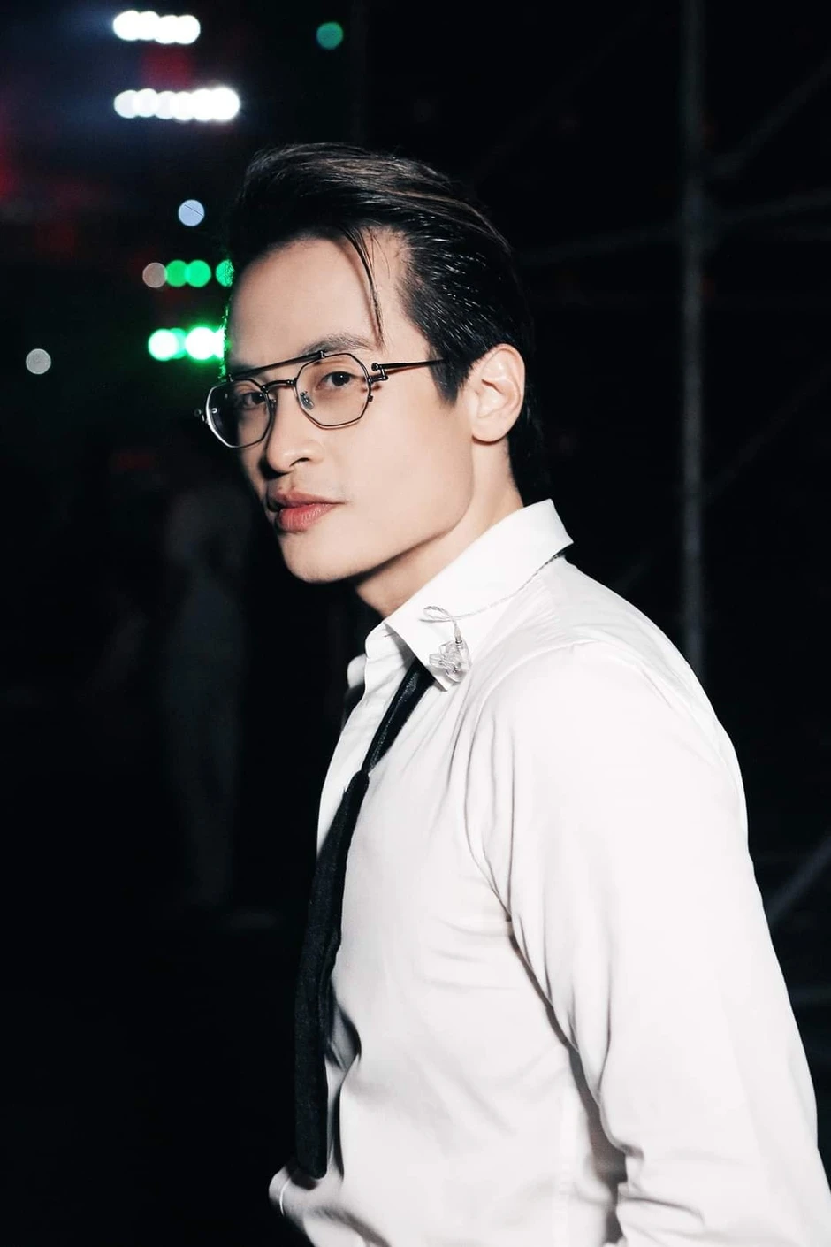 Hà Anh Tuấn làm gì ở rạp xiếc thế này? Hà Anh Tuấn làm gì ở rạp xiếc thế này?