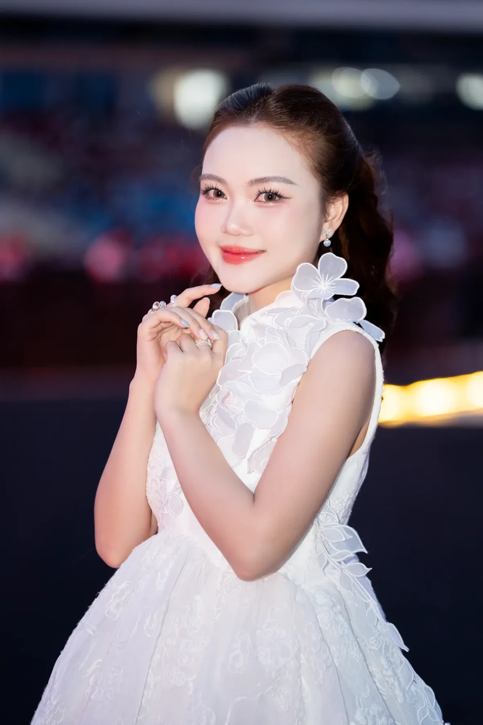 Hà Quỳnh Như mang âm hưởng quê hương vào bản hòa ca “Âm vang Tổ quốc” Hà Quỳnh Như mang âm hưởng quê hương vào bản hòa ca “Âm vang Tổ quốc”