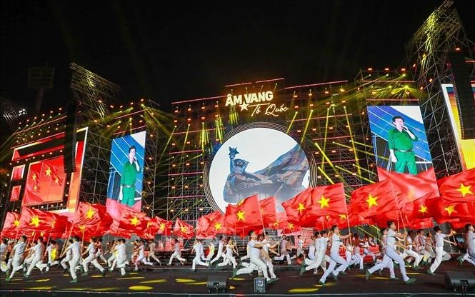 Hà Quỳnh Như mang âm hưởng quê hương vào bản hòa ca “Âm vang Tổ quốc” Hà Quỳnh Như mang âm hưởng quê hương vào bản hòa ca “Âm vang Tổ quốc”