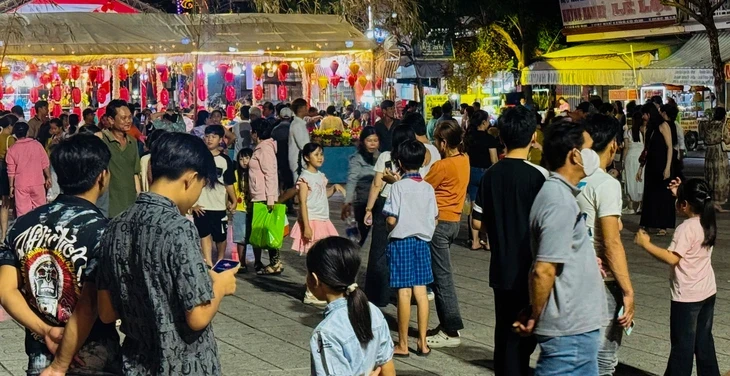 Hà Tiên mong muốn đưa lễ hội Tao đàn Chiêu Anh Các thành di sản văn hóa phi vật thể quốc gia Hà Tiên mong muốn đưa lễ hội Tao đàn Chiêu Anh Các thành di sản văn hóa phi vật thể quốc gia