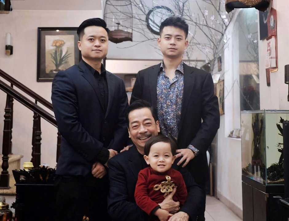 Hai con của NSND Hoàng Dũng: Người là giám đốc, người chuyên đóng phim VTV Hai con của NSND Hoàng Dũng: Người là giám đốc, người chuyên đóng phim VTV