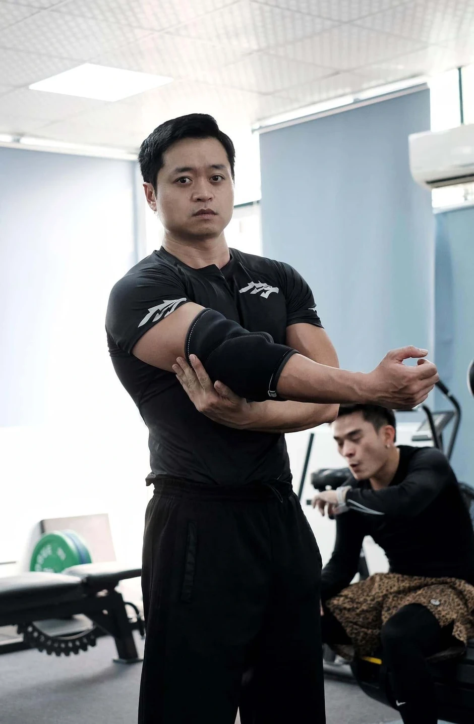 Hai con của NSND Hoàng Dũng: Người là giám đốc, người chuyên đóng phim VTV Hai con của NSND Hoàng Dũng: Người là giám đốc, người chuyên đóng phim VTV