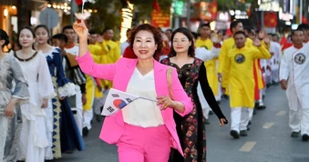 Hải Phòng mở không gian lễ hội suốt tuần bên Nhà hát thành phố