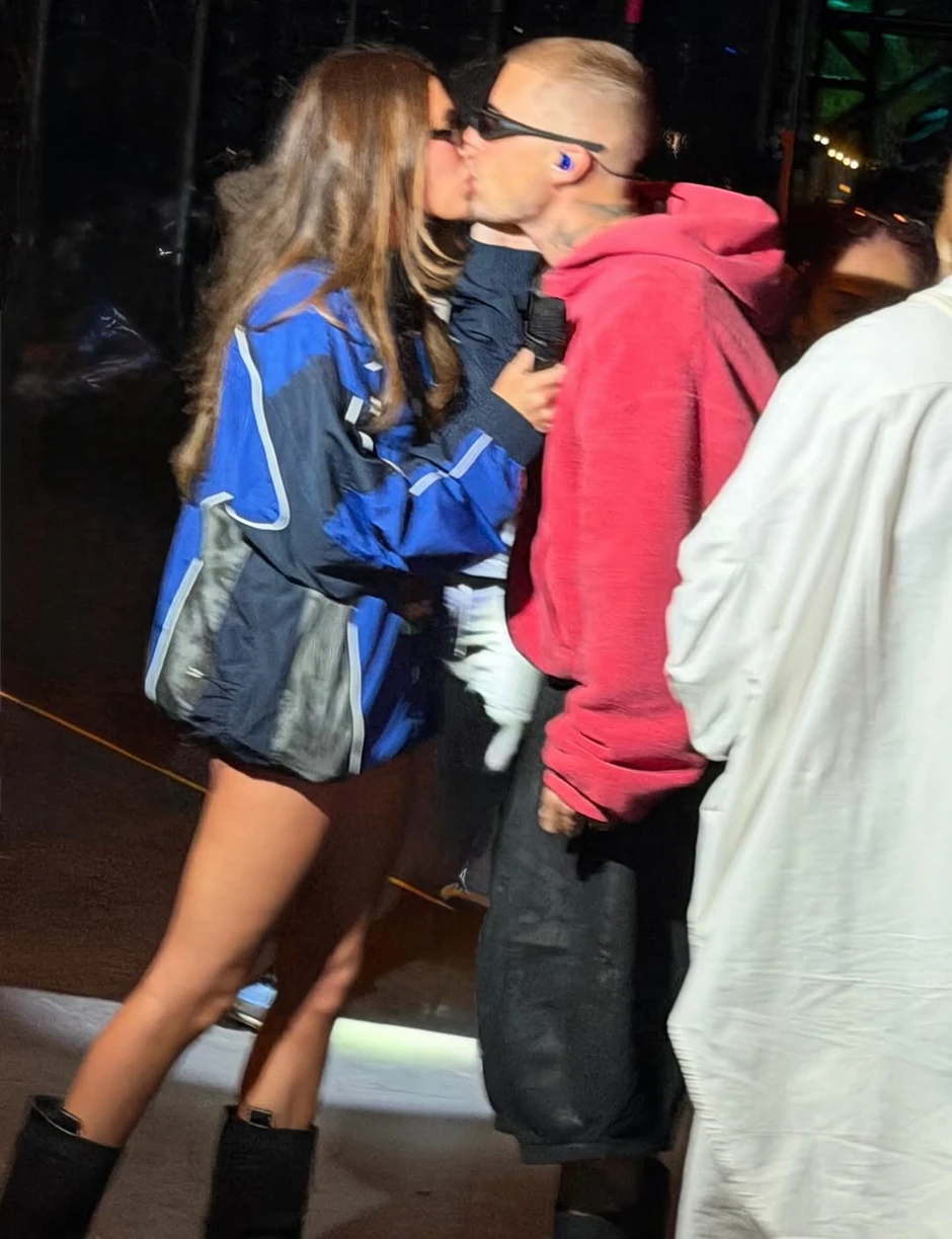 Hailey "cấm cửa" hàng loạt cô gái đến dự tiệc của Justin Bieber sau Coachella? Hailey "cấm cửa" hàng loạt cô gái đến dự tiệc của Justin Bieber sau Coachella?