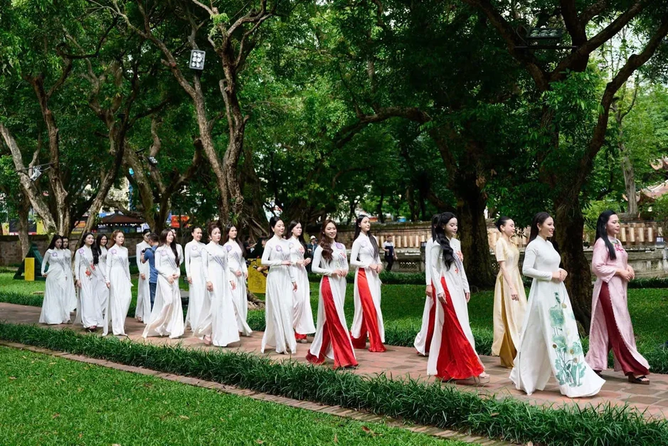 Hành trình lan tỏa vẻ đẹp áo dài của thí sinh Miss Vietnam Global Ao Dai Heritage 2026 Hành trình lan tỏa vẻ đẹp áo dài của thí sinh Miss Vietnam Global Ao Dai Heritage 2026
