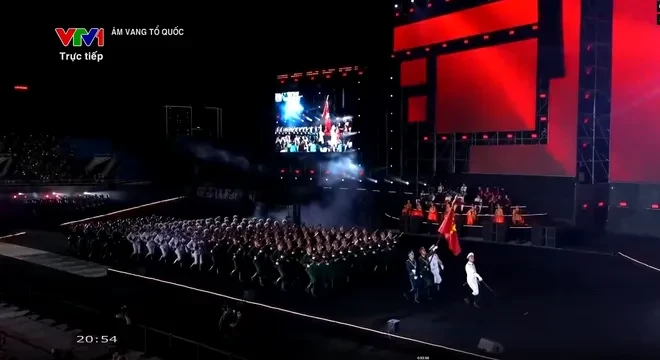 Hào hùng chương trình nghệ thuật đặc biệt "Âm vang Tổ quốc" Hào hùng chương trình nghệ thuật đặc biệt "Âm vang Tổ quốc"