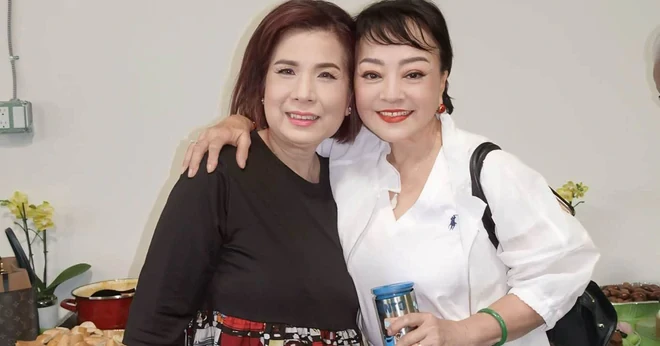 Hậu duệ gia tộc cải lương lẫy lừng miền Nam mở công ty tại Mỹ ở tuổi 70 Hậu duệ gia tộc cải lương lẫy lừng miền Nam mở công ty tại Mỹ ở tuổi 70