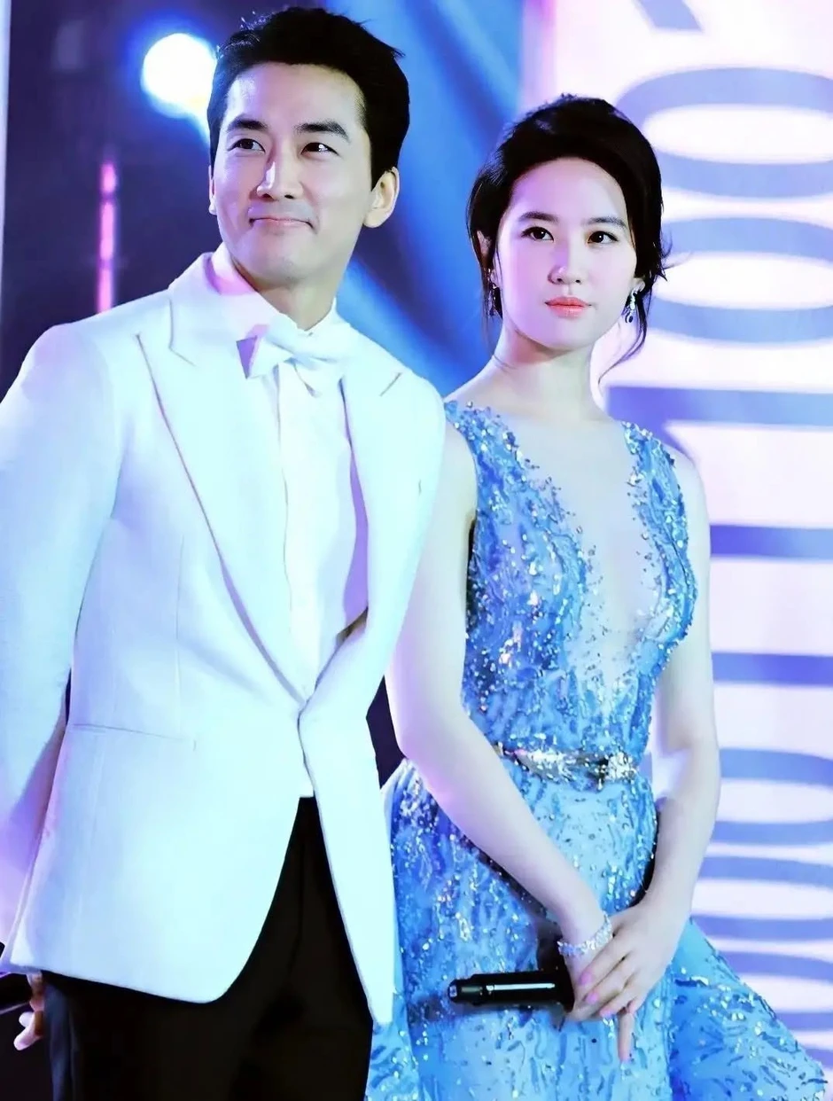 Hé lộ lý do Lưu Diệc Phi vẫn chưa kết hôn, hóa ra là vì người này? Hé lộ lý do Lưu Diệc Phi vẫn chưa kết hôn, hóa ra là vì người này?