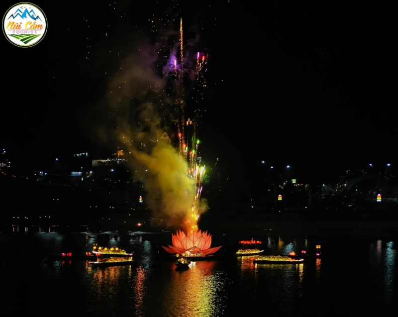 Hẹn nhau trên “nóc nhà miền Tây”