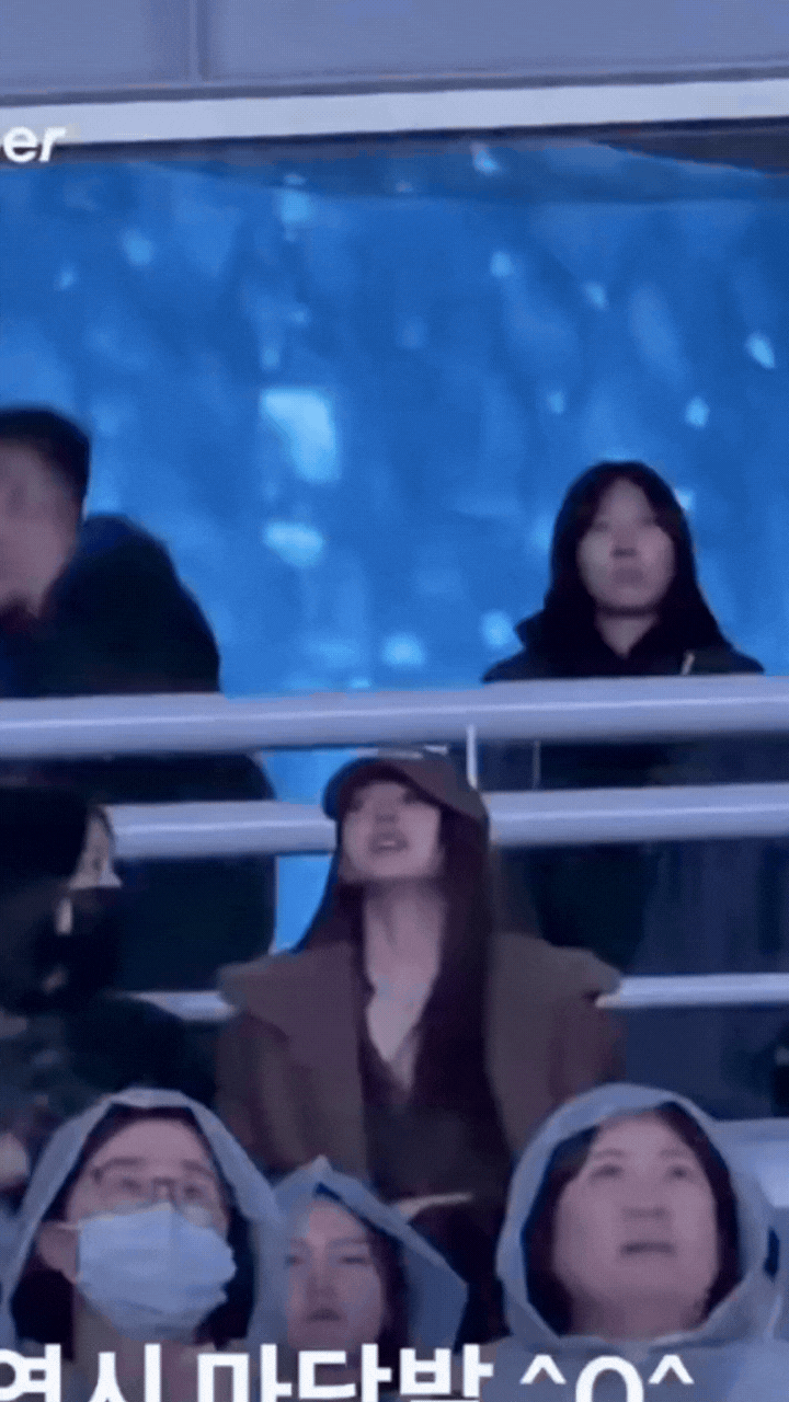 Hết Jang Won Young lại đến Jennie (BLACKPINK) lộ bằng chứng yêu đương: V (BTS) đào hoa hay “red flag”? Hết Jang Won Young lại đến Jennie (BLACKPINK) lộ bằng chứng yêu đương: V (BTS) đào hoa hay “red flag”?
