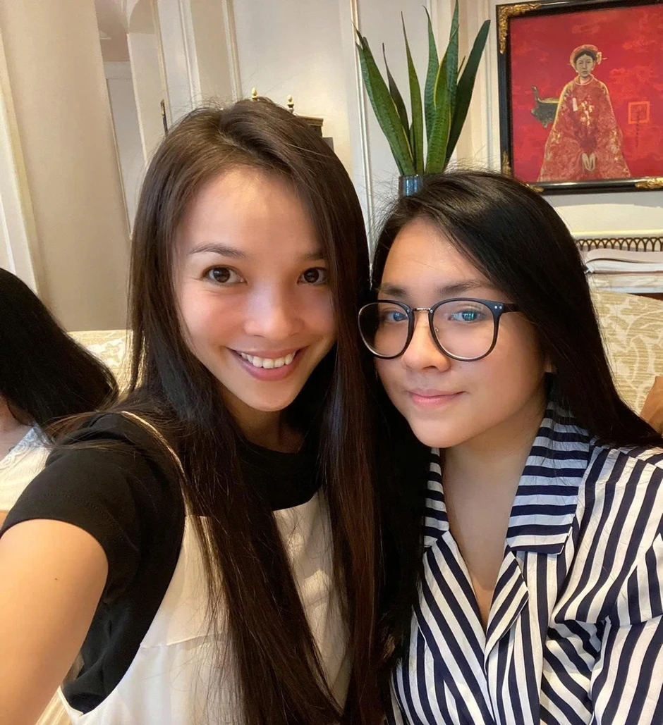 Hiền Thục nghẹn ngào kể về quyết định làm mẹ ở tuổi 21 Hiền Thục nghẹn ngào kể về quyết định làm mẹ ở tuổi 21