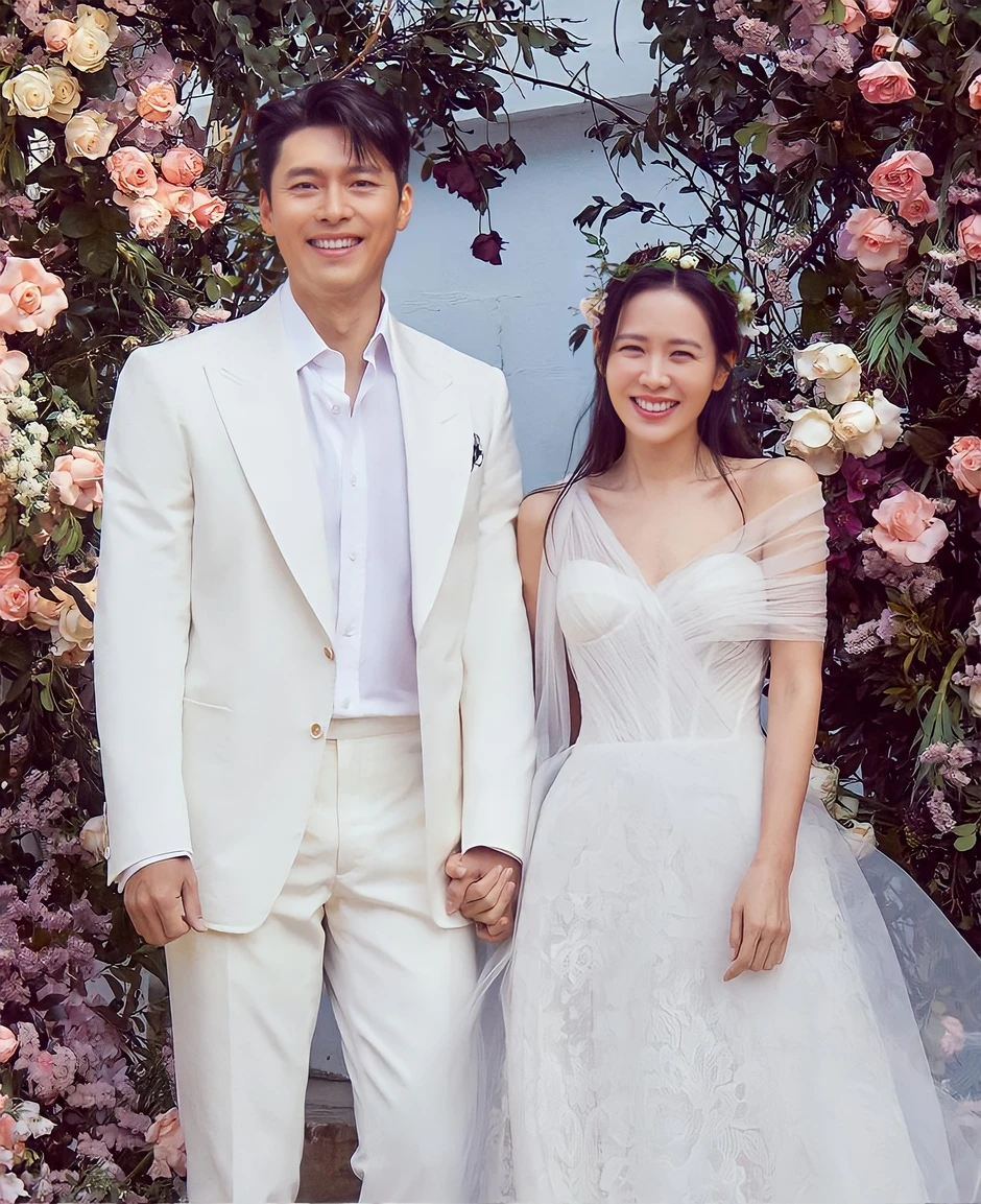 Hình cưới chưa từng công bố của Son Ye Jin - Hyun Bin: Tuyệt đối điện ảnh, đẹp không kém cảnh phim ngôn tình Hình cưới chưa từng công bố của Son Ye Jin - Hyun Bin: Tuyệt đối điện ảnh, đẹp không kém cảnh phim ngôn tình