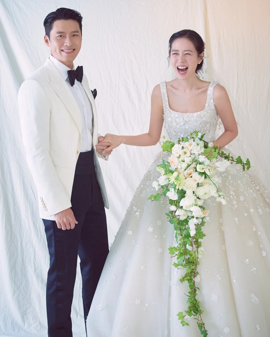 Hình cưới chưa từng công bố của Son Ye Jin - Hyun Bin: Tuyệt đối điện ảnh, đẹp không kém cảnh phim ngôn tình Hình cưới chưa từng công bố của Son Ye Jin - Hyun Bin: Tuyệt đối điện ảnh, đẹp không kém cảnh phim ngôn tình