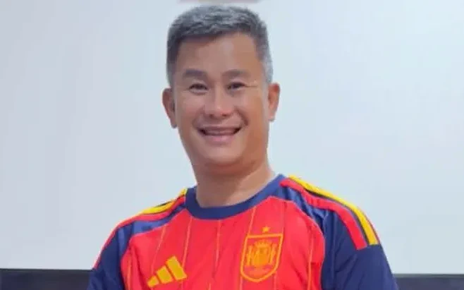 HLV Đinh Hồng Vinh: "Tôi thích Tây Ban Nha nhưng đội bóng “lỳ lợm” nhất sẽ đoạt Cup vàng" HLV Đinh Hồng Vinh: "Tôi thích Tây Ban Nha nhưng đội bóng “lỳ lợm” nhất sẽ đoạt Cup vàng"