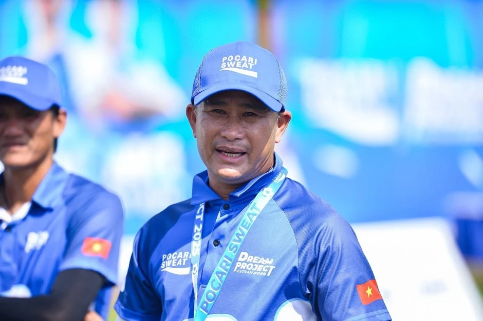 HLV Đinh Hồng Vinh: "Tôi thích Tây Ban Nha nhưng đội bóng “lỳ lợm” nhất sẽ đoạt Cup vàng" HLV Đinh Hồng Vinh: "Tôi thích Tây Ban Nha nhưng đội bóng “lỳ lợm” nhất sẽ đoạt Cup vàng"