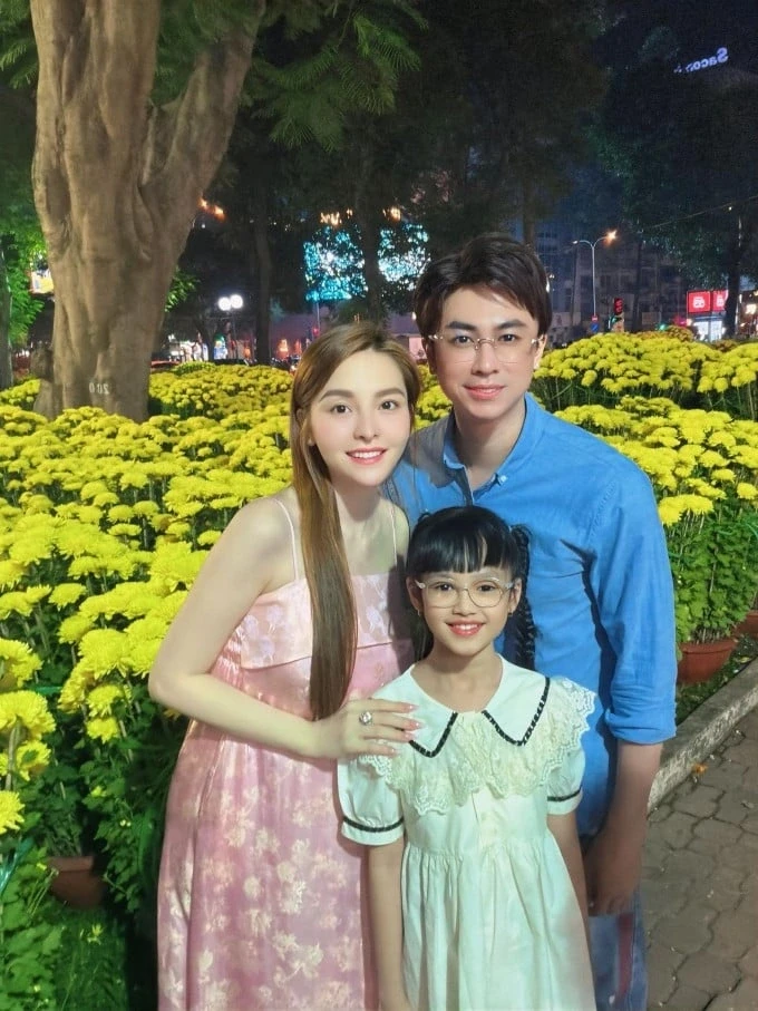 Hồ Việt Trung làm cha lần hai, trở lại hát nhạc sôi động Hồ Việt Trung làm cha lần hai, trở lại hát nhạc sôi động