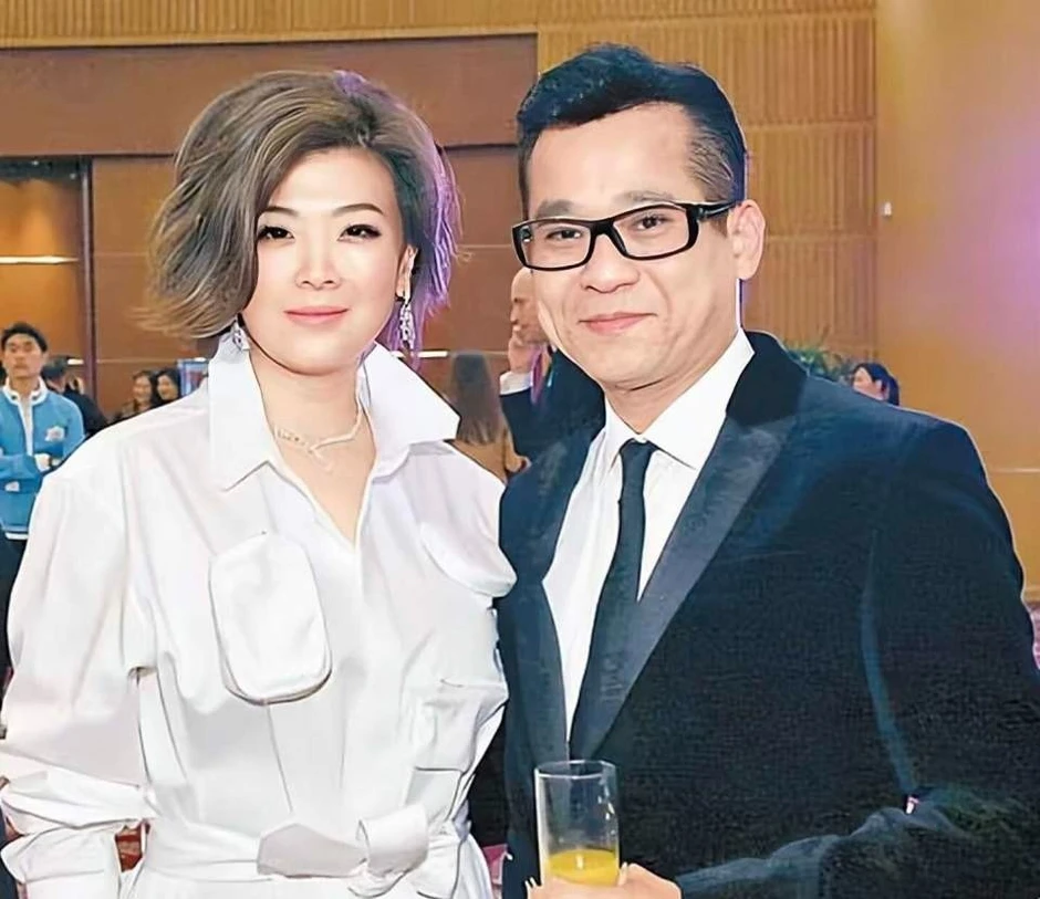Hoa hậu 1997 cướp bạn trai thiếu gia của Á hậu trước ngày cưới, nay lộ diện với nhan sắc không tin nổi Hoa hậu 1997 cướp bạn trai thiếu gia của Á hậu trước ngày cưới, nay lộ diện với nhan sắc không tin nổi