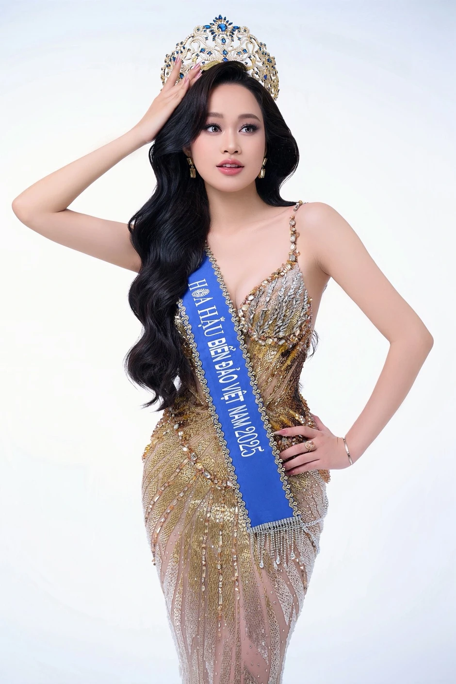 Hoa hậu 21 tuổi hé lộ vai trò mới sau khi lên chức phó giám đốc Hoa hậu 21 tuổi hé lộ vai trò mới sau khi lên chức phó giám đốc