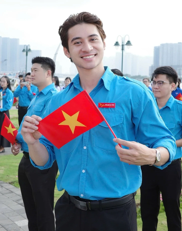 Hoa hậu Bảo Ngọc: Yêu nước không chỉ tự hào, mà còn sống trách nhiệm và cống hiến Hoa hậu Bảo Ngọc: Yêu nước không chỉ tự hào, mà còn sống trách nhiệm và cống hiến