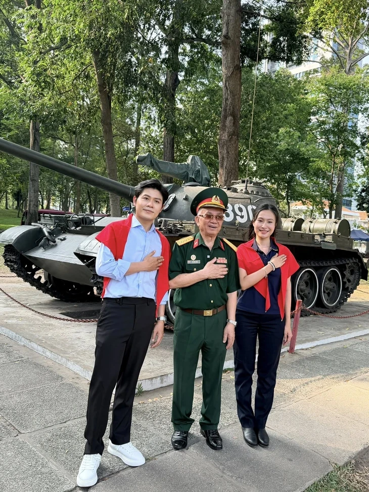 Hoa hậu Bảo Ngọc: Yêu nước không chỉ tự hào, mà còn sống trách nhiệm và cống hiến Hoa hậu Bảo Ngọc: Yêu nước không chỉ tự hào, mà còn sống trách nhiệm và cống hiến