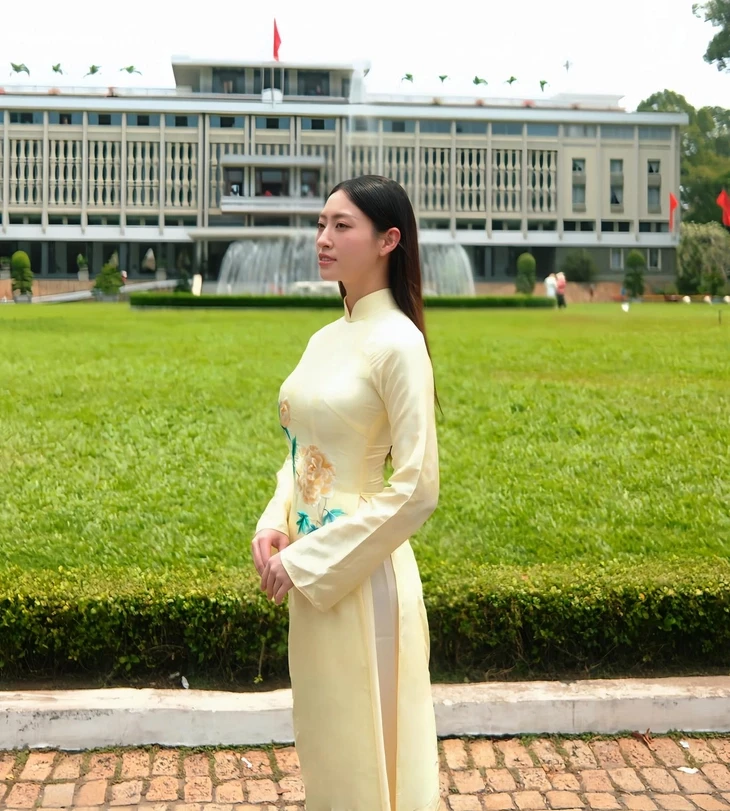 Hoa hậu Bảo Ngọc: Yêu nước không chỉ tự hào, mà còn sống trách nhiệm và cống hiến Hoa hậu Bảo Ngọc: Yêu nước không chỉ tự hào, mà còn sống trách nhiệm và cống hiến
