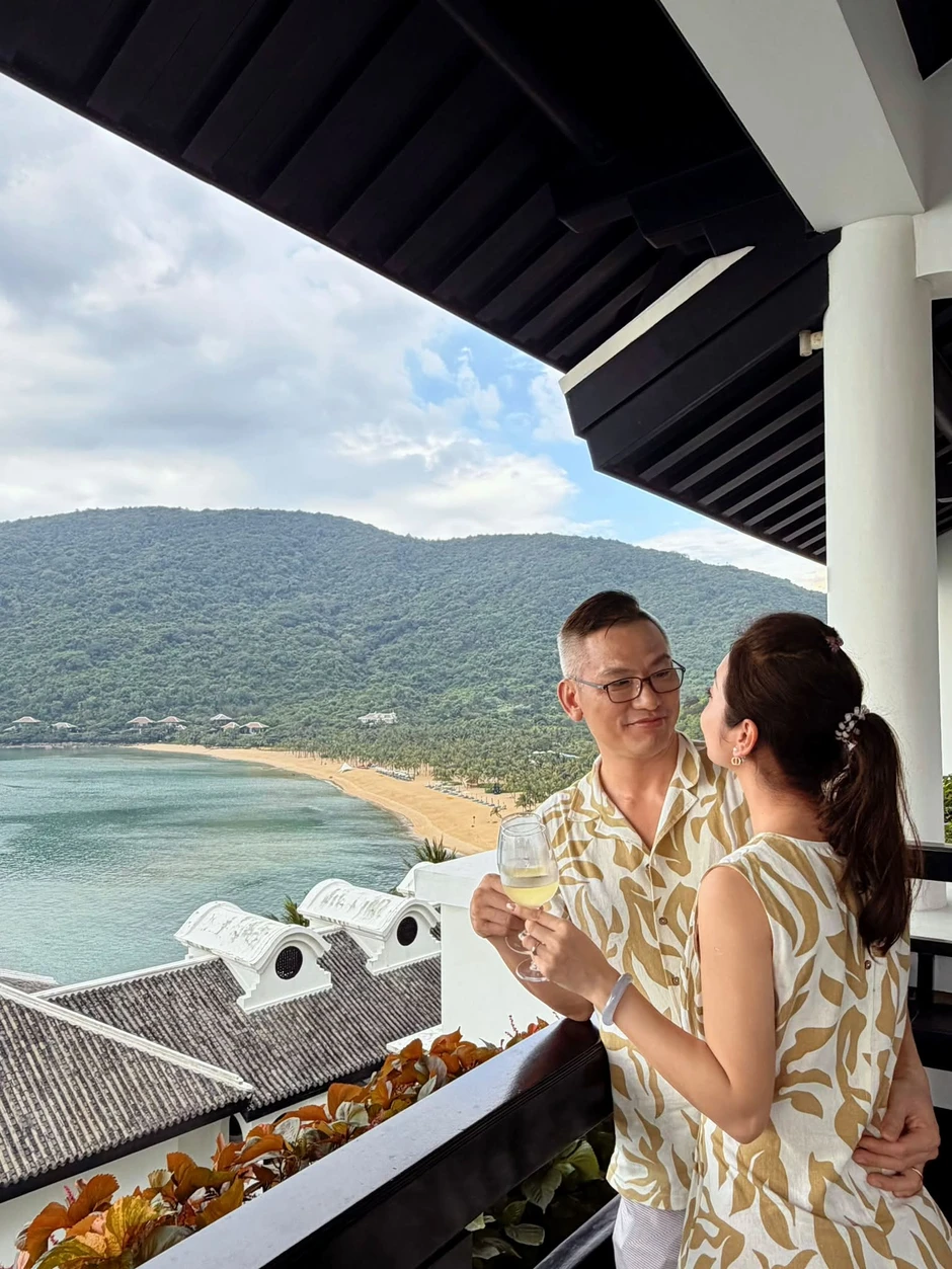 Hoa hậu đẹp bậc nhất Việt Nam tình tứ bên chồng đại gia: "Tụi mình vẫn còn chơi với nhau" Hoa hậu đẹp bậc nhất Việt Nam tình tứ bên chồng đại gia: "Tụi mình vẫn còn chơi với nhau"