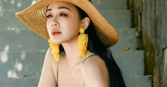 Hoa hậu gốc Việt U60 vẫn trẻ đẹp như 30, lấy chồng thứ 3 kém 12 tuổi, muốn sinh con tiếp