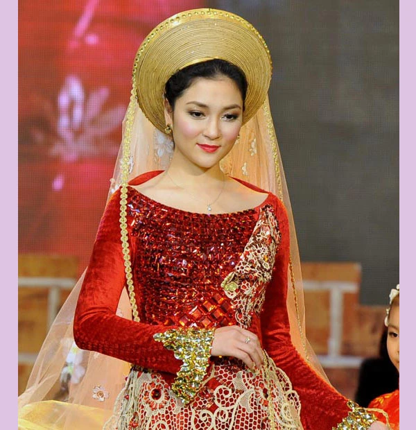 Hoa hậu nổi tiếng quê Hải Phòng: Kín tiếng, từ 5 giờ chiều đến 8 giờ tối ai gọi điện cũng không nghe máy Hoa hậu nổi tiếng quê Hải Phòng: Kín tiếng, từ 5 giờ chiều đến 8 giờ tối ai gọi điện cũng không nghe máy
