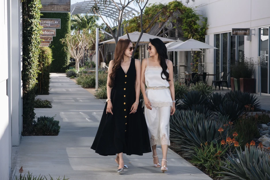 Hoa hậu Tiffany Trúc Châu phối đồ thanh lịch dạo phố Hollywood