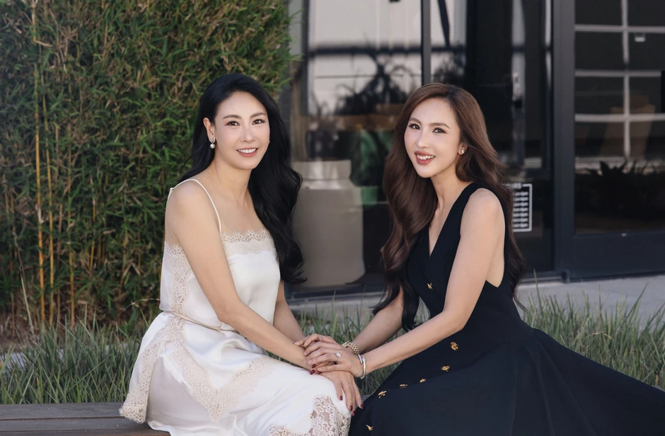 Hoa hậu Tiffany Trúc Châu phối đồ thanh lịch dạo phố Hollywood