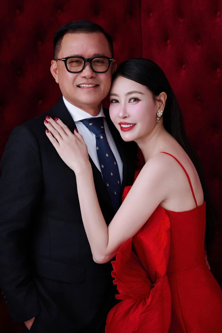Hoa hậu Việt tái hôn với doanh nhân có 1 con riêng nay sống trong biệt thự trăm tỷ Hoa hậu Việt tái hôn với doanh nhân có 1 con riêng nay sống trong biệt thự trăm tỷ