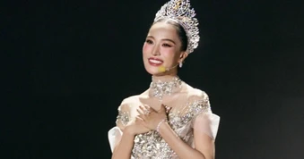 Hoa hậu Võ Cao Kỳ Duyên xúc động nhìn lại 1 năm nhiệm kỳ