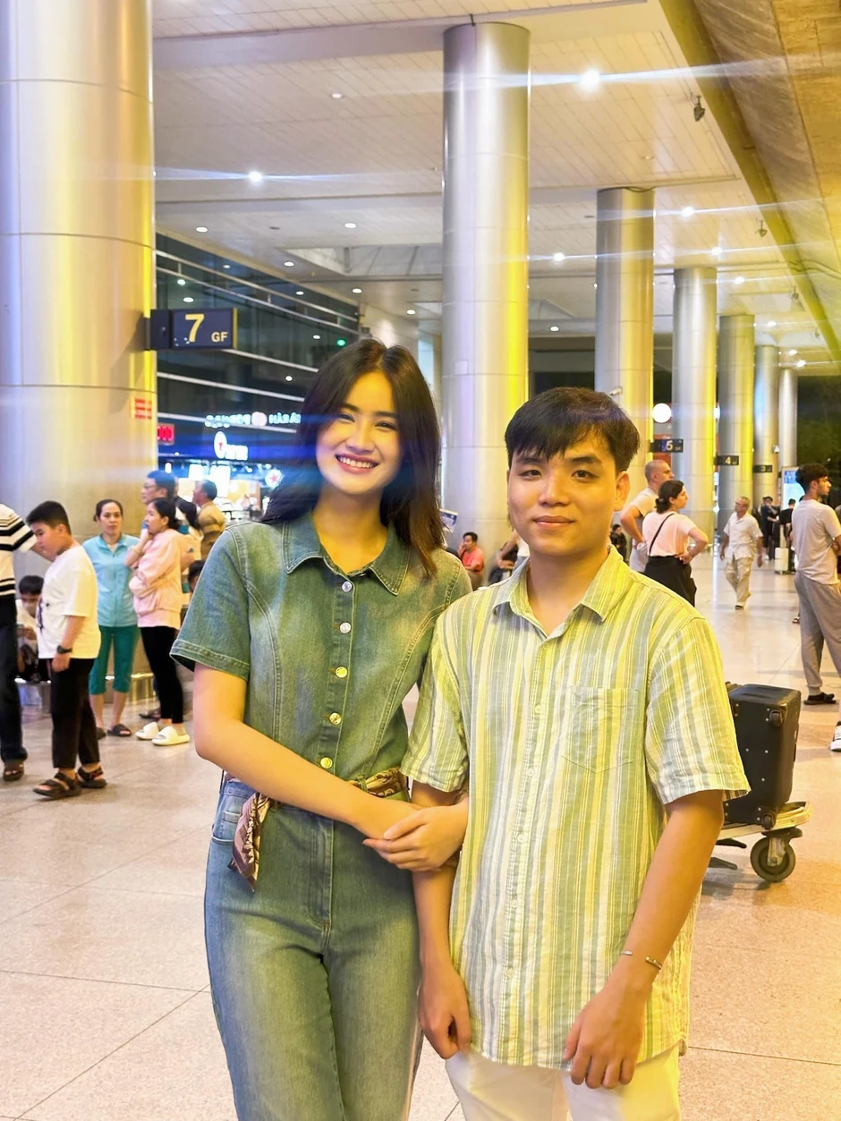 Hoa hậu Ý Nhi 'gây sốt' khi công khai khoảnh khắc tình tứ bên bạn trai Hoa hậu Ý Nhi 'gây sốt' khi công khai khoảnh khắc tình tứ bên bạn trai