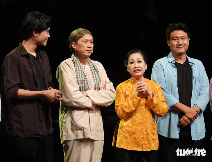 Hoài Linh trở lại với Hiu hiu gió bấc, khán giả khóc cười với ông Tư Hoài Linh trở lại với Hiu hiu gió bấc, khán giả khóc cười với ông Tư