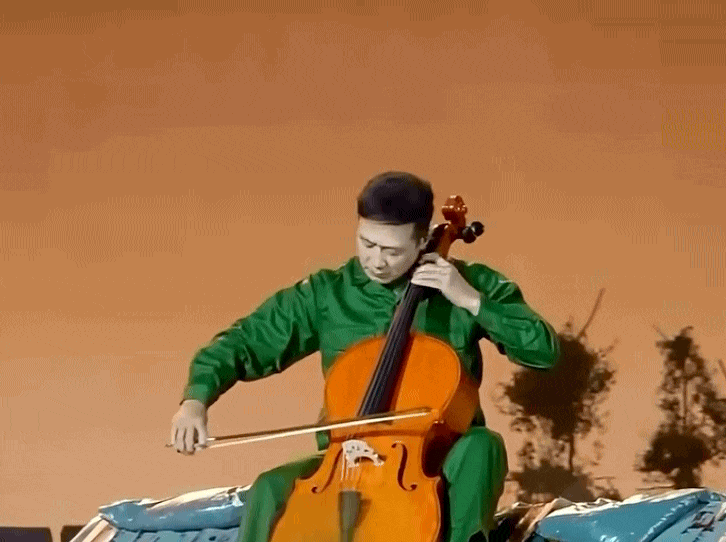 Hoàng tử cello tái xuất: MC nổi tiếng khắp Việt Nam là thủ khoa Nhạc viện, cứ lên sân khấu khắc "hóa thần" Hoàng tử cello tái xuất: MC nổi tiếng khắp Việt Nam là thủ khoa Nhạc viện, cứ lên sân khấu khắc "hóa thần"