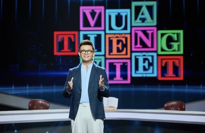 Học vấn đáng nể của nam MC dẫn 'Vua tiếng Việt' mùa mới Học vấn đáng nể của nam MC dẫn 'Vua tiếng Việt' mùa mới