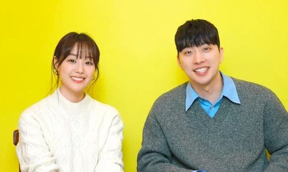 Hôn nhân cổ tích của nữ ca sĩ xinh đẹp Hàn Quốc và YouTuber ngồi xe lăn Hôn nhân cổ tích của nữ ca sĩ xinh đẹp Hàn Quốc và YouTuber ngồi xe lăn