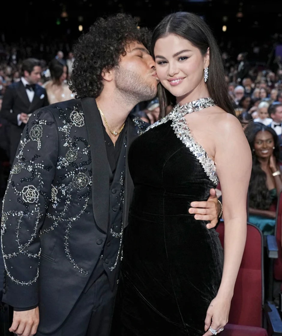 Hôn nhân ngọt ngào của Selena Gomez và 'phù thủy âm nhạc' Benny Blanco Hôn nhân ngọt ngào của Selena Gomez và 'phù thủy âm nhạc' Benny Blanco