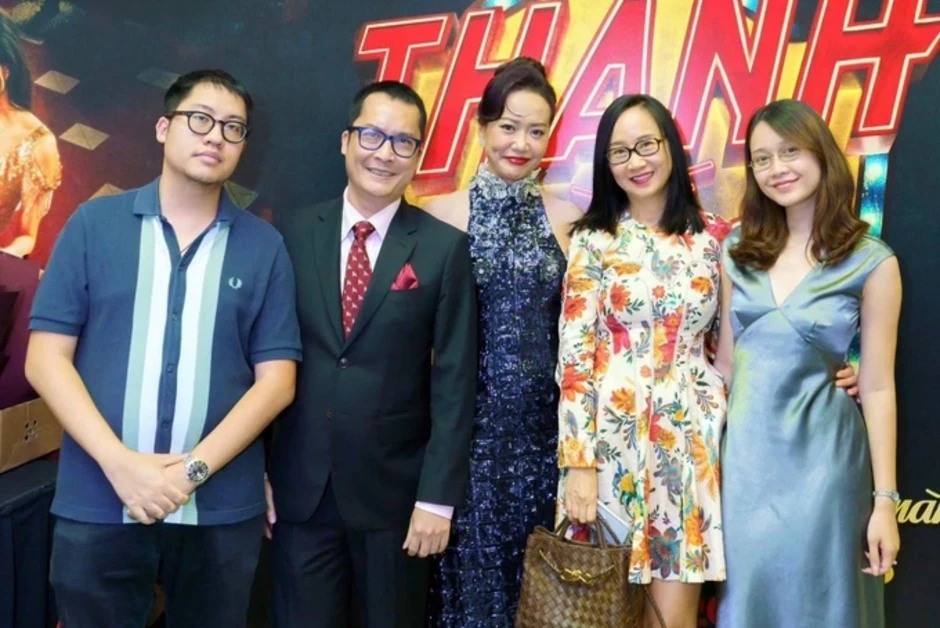 Hồng Ánh: '17 năm không có con, vợ chồng tôi vẫn hạnh phúc' Hồng Ánh: '17 năm không có con, vợ chồng tôi vẫn hạnh phúc'