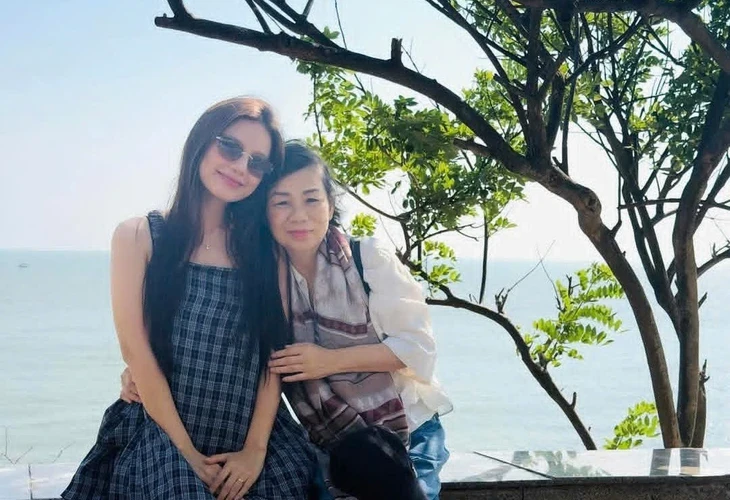 Hồng Đào, Hồng Vân cùng loạt nghệ sĩ chia sẻ cảm xúc nhân Ngày của mẹ