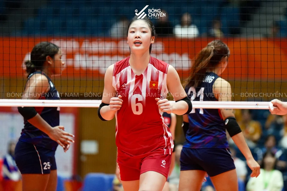 Hot girl bóng chuyền Việt Nam cao 1,86 m gây sốt ở ASIAD