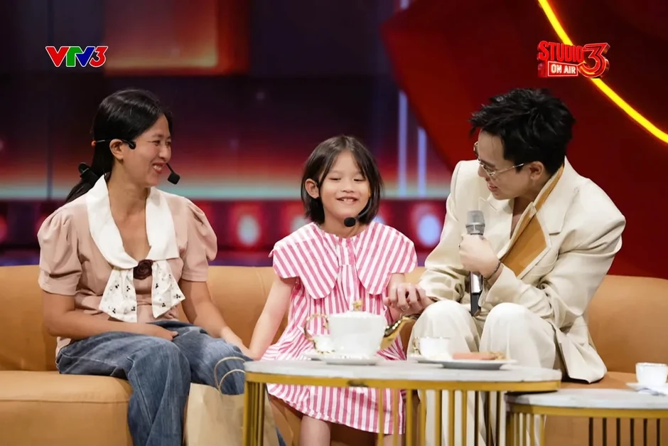 Hứa Kim Tuyền tại Studio 3: Từ “Tôi không còn viết tình ca” đến những trái tim được tiếp thêm hy vọng Hứa Kim Tuyền tại Studio 3: Từ “Tôi không còn viết tình ca” đến những trái tim được tiếp thêm hy vọng