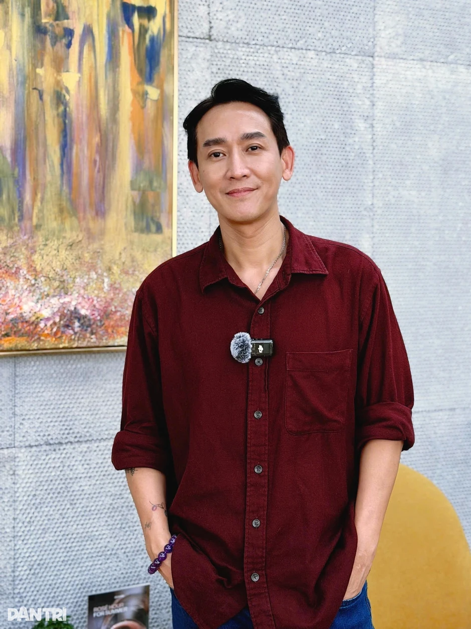 Hứa Vĩ Văn: "Giờ tôi thoải mái chọn kịch bản mà không chịu áp lực kinh tế" Hứa Vĩ Văn: "Giờ tôi thoải mái chọn kịch bản mà không chịu áp lực kinh tế"