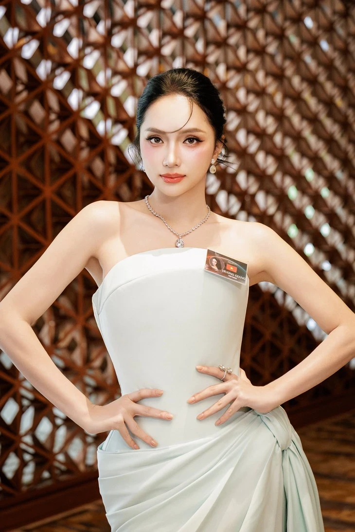 Hương Giang diện đầm nặng 19kg lên sân khấu MGI All Stars 2026, thần thái như final walk Hương Giang diện đầm nặng 19kg lên sân khấu MGI All Stars 2026, thần thái như final walk